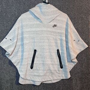 Nike Tech Cape Pull Over Sweatshirt Poncho Womens XS Hooded Gray‎